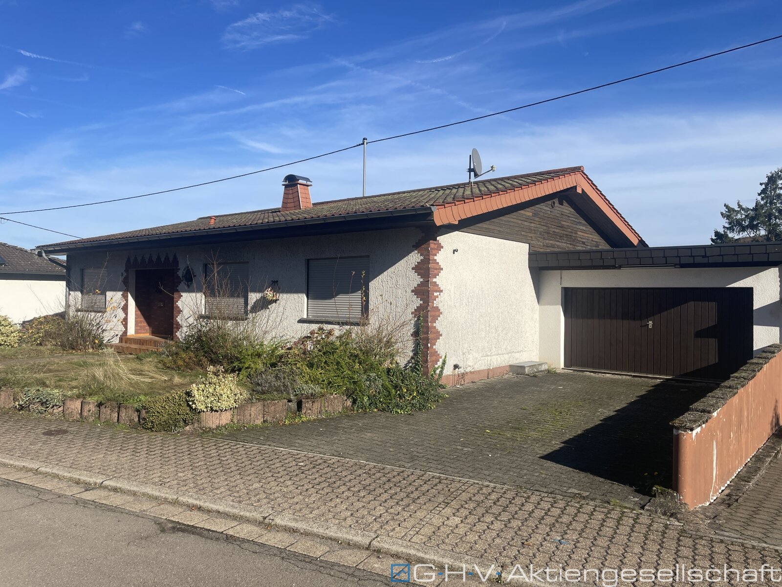 großzügiges EFH mit Einliegerwohnung und phantastischer Aussicht großzügiges EFH mit Einliegerwohnung und phantastischer Aussicht