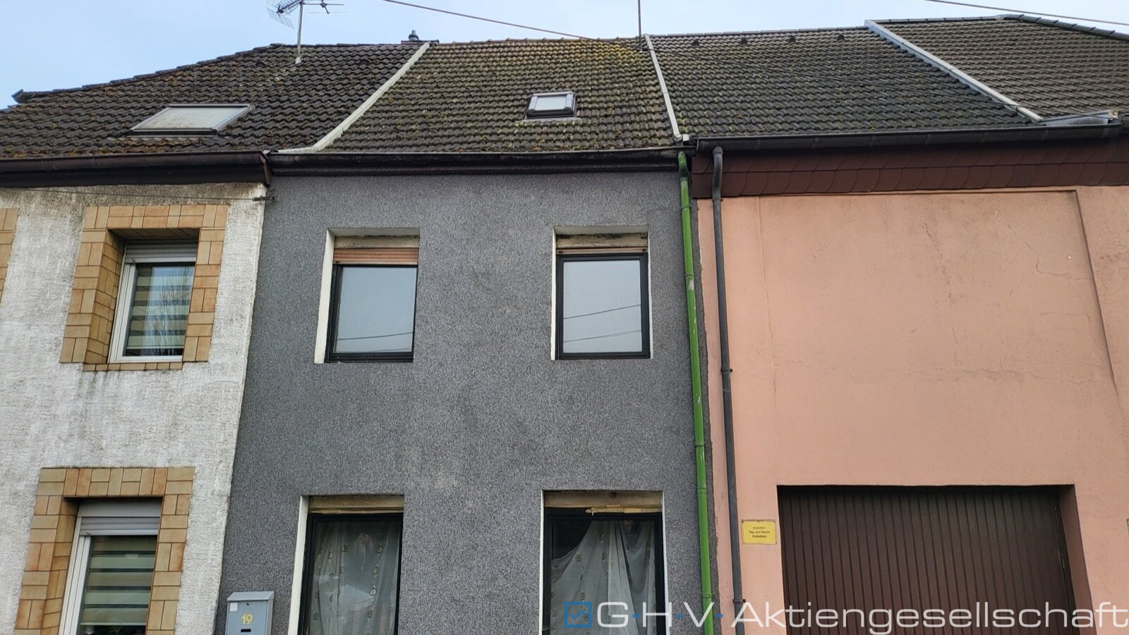 Wieder auf dem Markt: kleines Reihenmittelhaus mit Sanierungsaufwand Wieder auf dem Markt: kleines Reihenmittelhaus mit Sanierungsaufwand